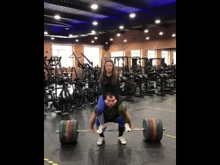 egor klimonov pulls 200 kg with his wife on his shoulders