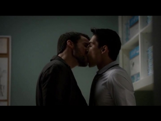 lovely boys ///cut off gay scene from how to get away with murder on channel one - 7